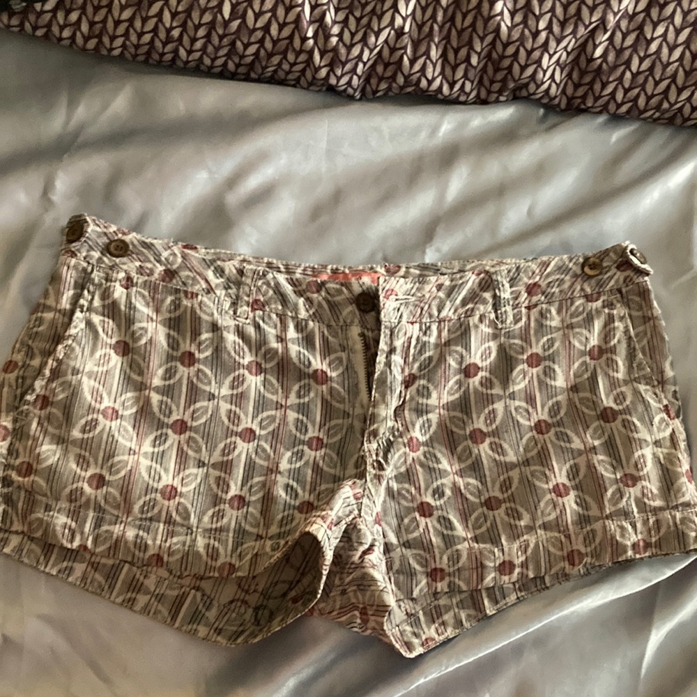 Adorable women’s shorts size 8